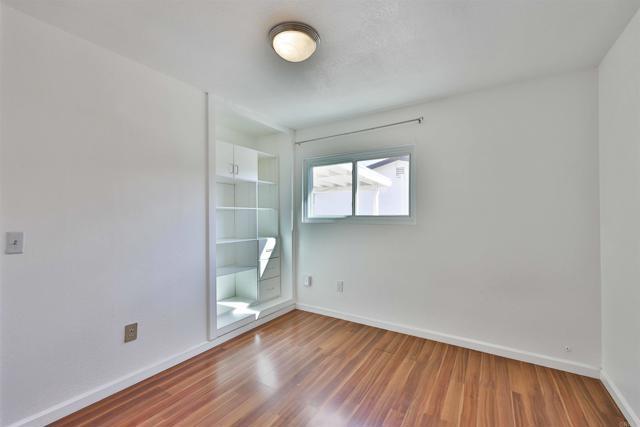 Building Photo - 893 Crest Dr