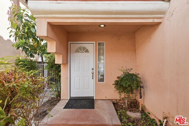 Building Photo - 25842 Browning Pl