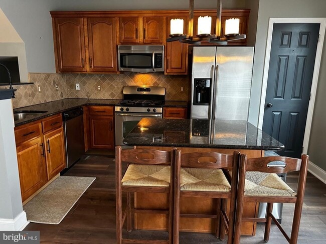 Building Photo - 2732 Shelburne Rd