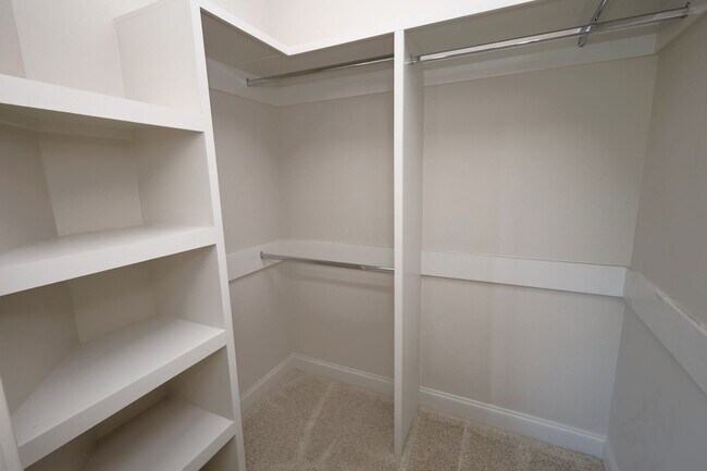 Building Photo - 4704 Crescent Ct