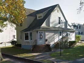 Building Photo - 302 S 2nd St