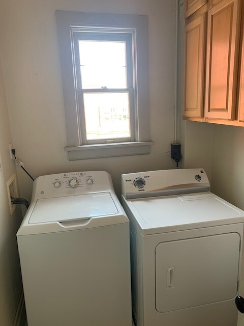 Building Photo - 10 1/2 N Sandusky St