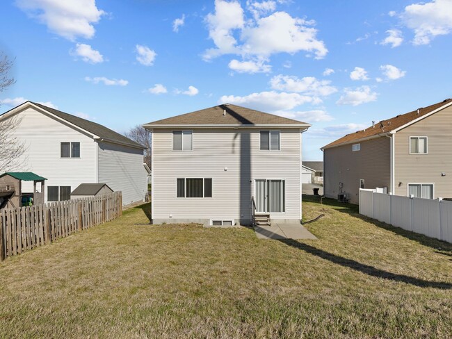 Building Photo - Renter's Dream with Triple Car Garage