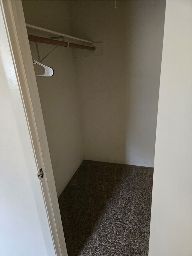 Building Photo - 10834 Sugar Hill Dr