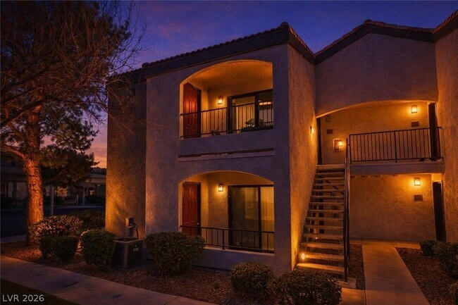 Building Photo - 950 Seven Hills Dr