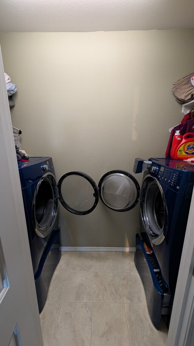 Building Photo - 12580 Old Glenn Hwy