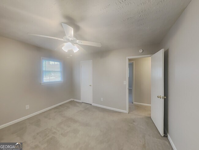 Building Photo - 6471 Chickasaw Dr