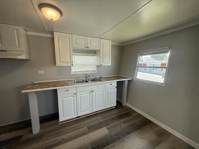 Building Photo - 2850 New Tampa Hwy