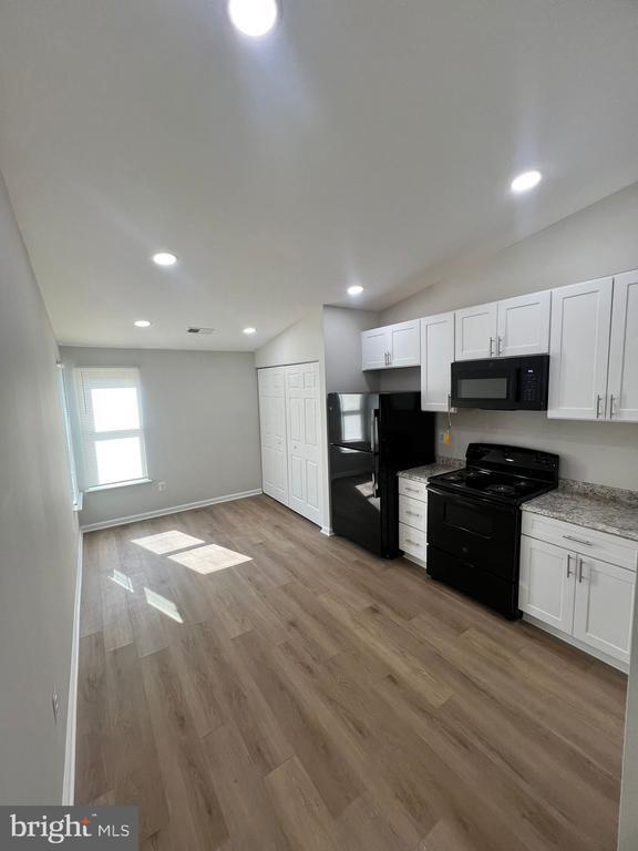 Building Photo - 830 Chadwick Cir