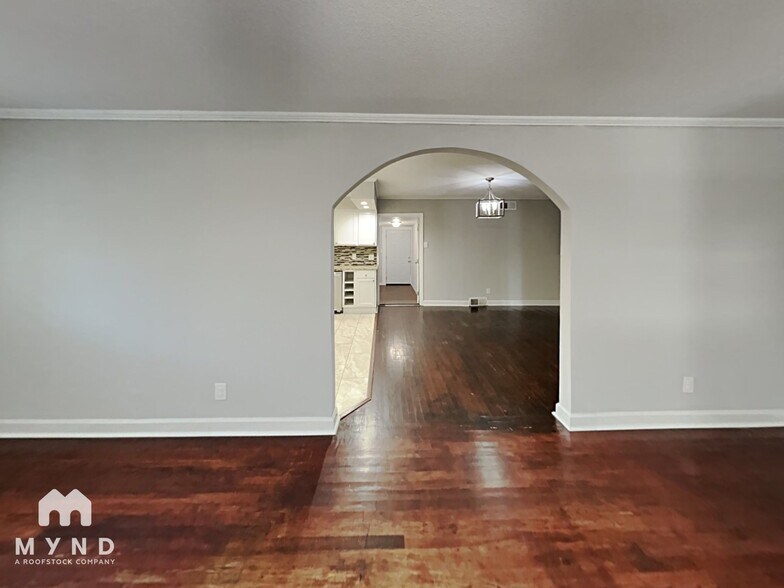 Building Photo - 2141 Province Ln