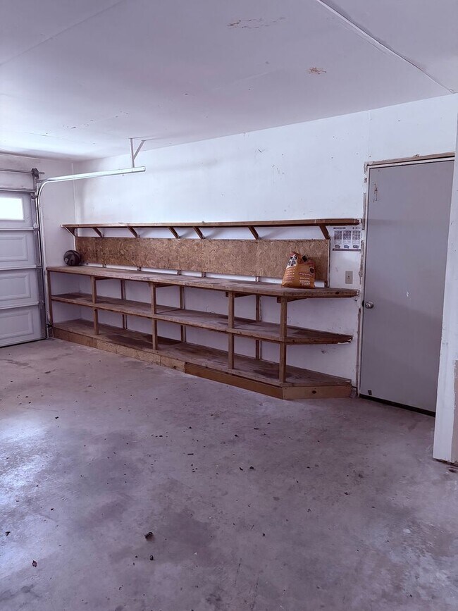 Building Photo - Beautiful Home in Atwater with Solar