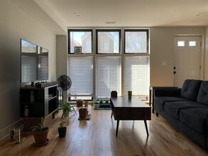 Building Photo - 2336 W 19th St