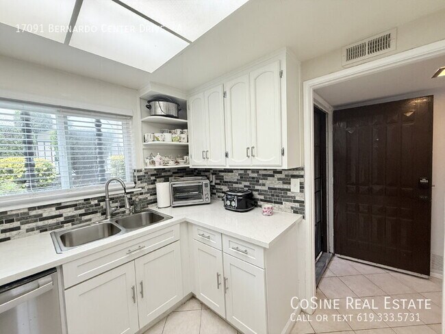 Building Photo - 17091 Bernardo Center Dr