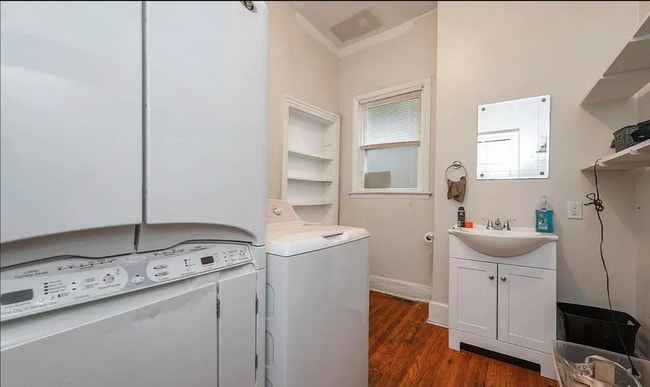 Building Photo - 413 N 33rd St