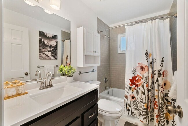 Building Photo - 2104 Foggy Bottom Dr