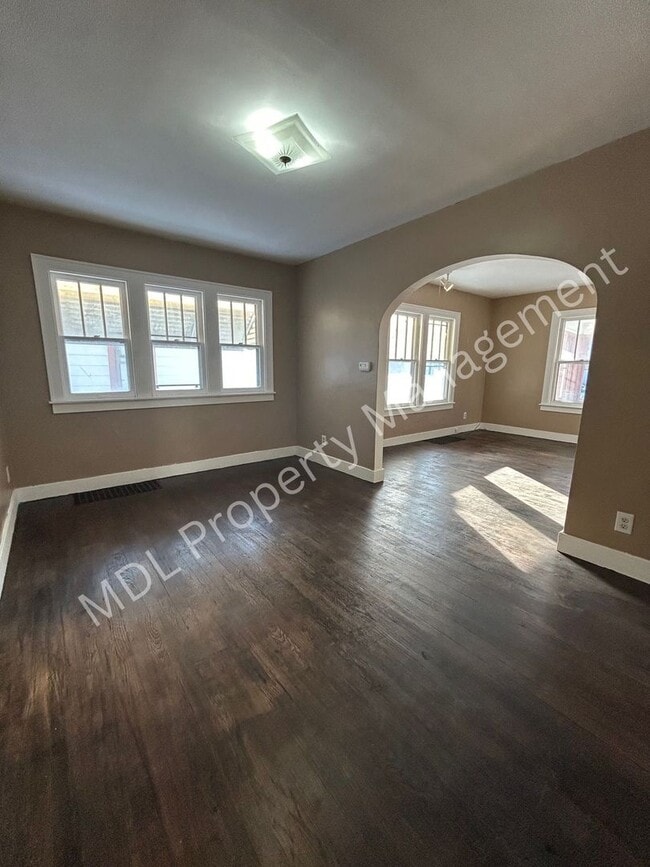 Building Photo - Charming 3 bedroom home available now!