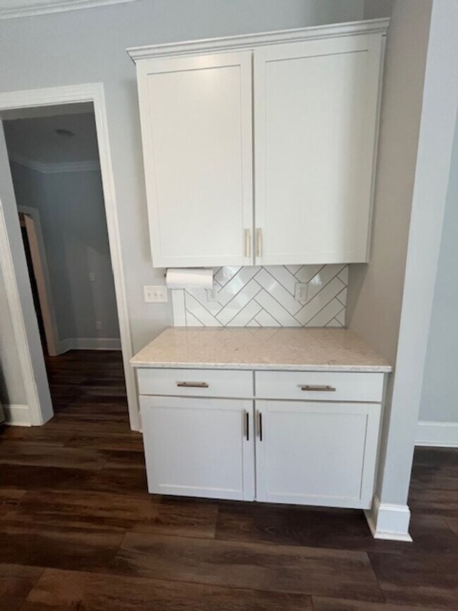 Building Photo - Experience Elegance and Privacy