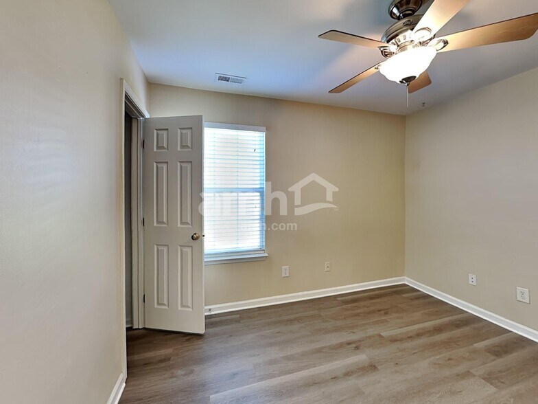 Building Photo - 229 N Weststone Blvd