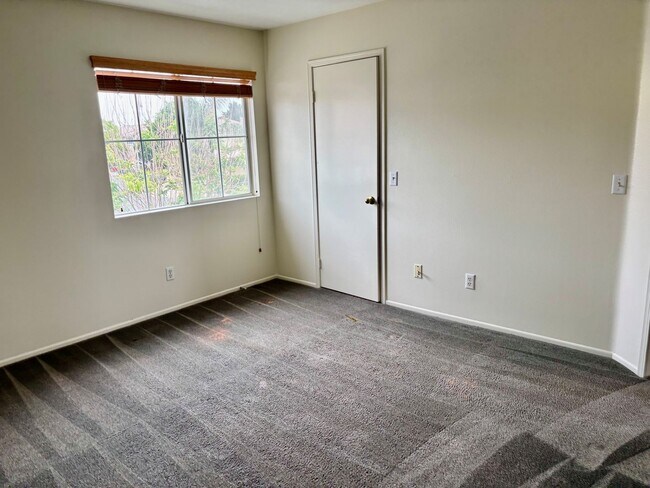 Building Photo - 11839 Garrison Dr