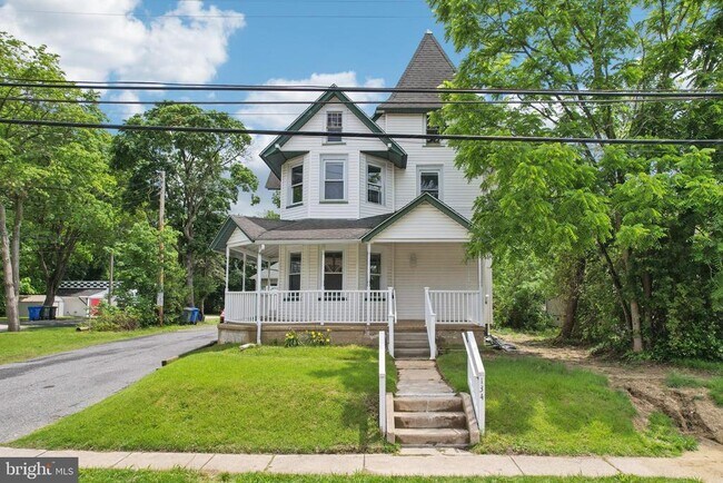 Building Photo - 134 S Main St