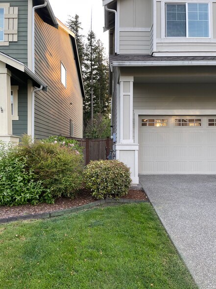 Building Photo - 8828 Jayden Ln NE