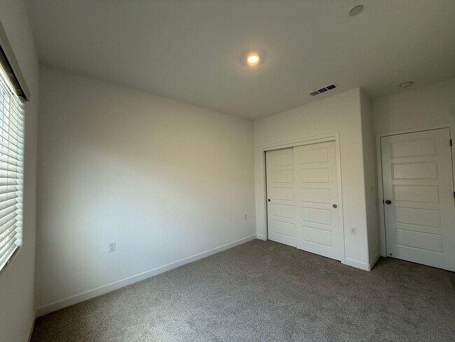 Building Photo - Brand new stunning 4-bedroom, 2.5-bathroom...