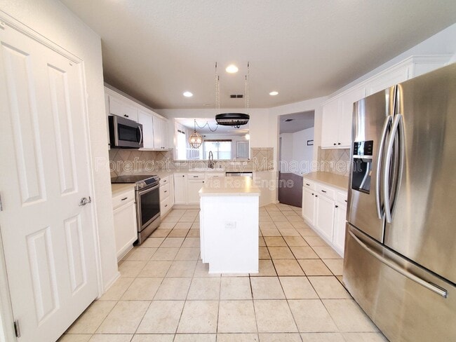 Building Photo - 555 Planters Pass