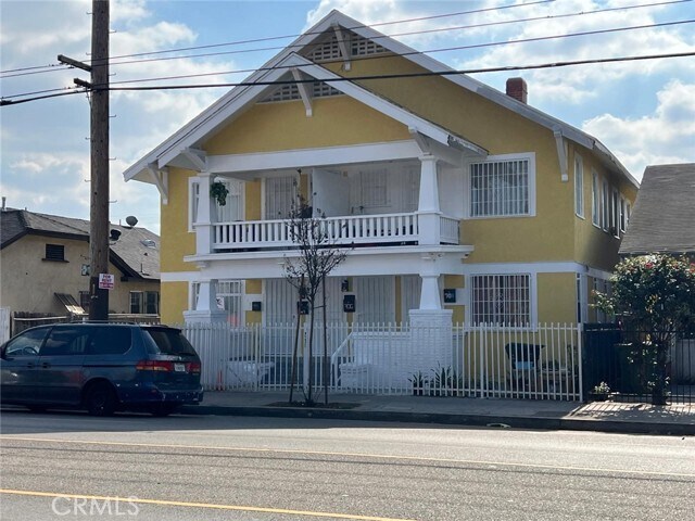 Building Photo - 702 W Vernon Ave