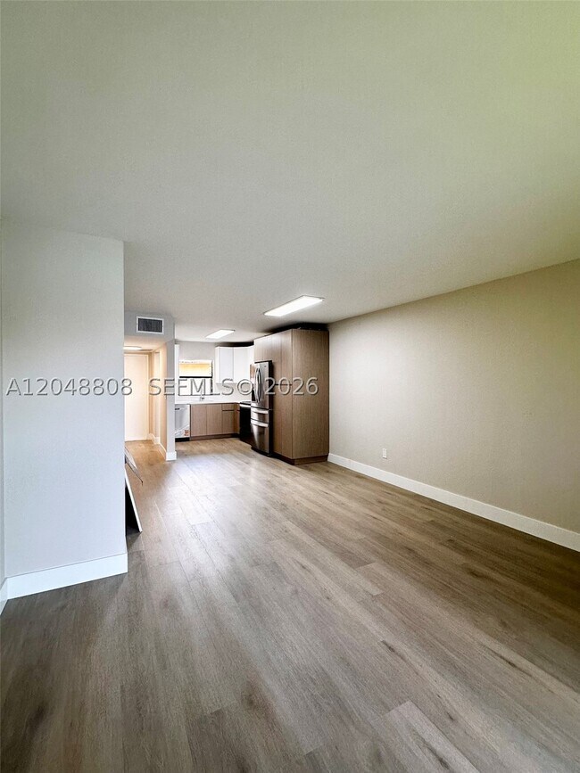 Building Photo - 2540 W 67th Pl