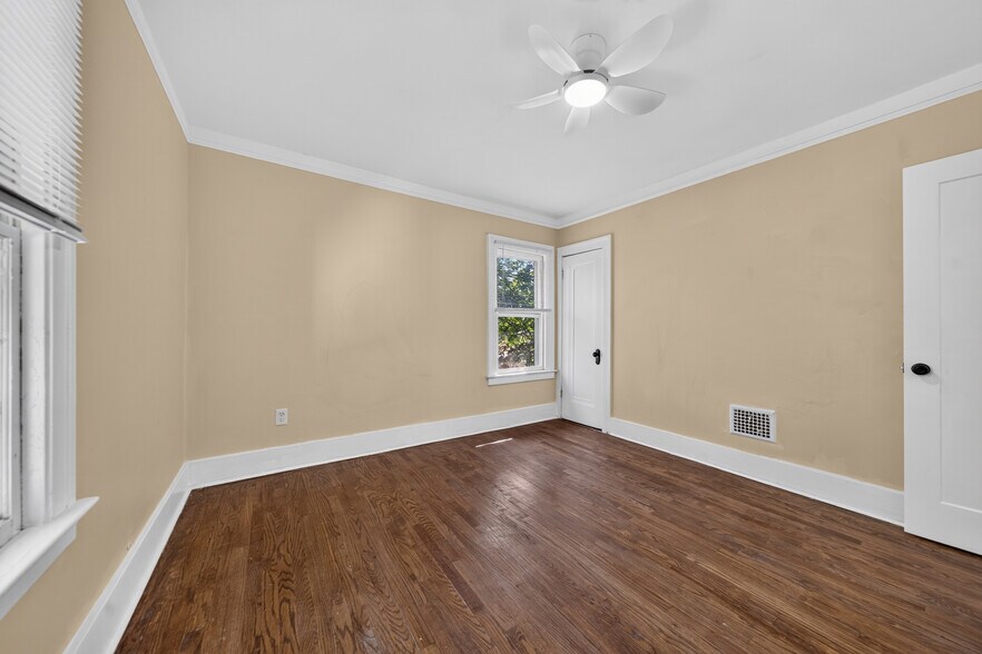 Building Photo - 4812 Chalmers St