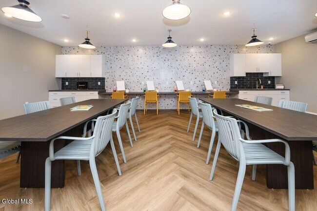 Building Photo - 6051 State Farm Rd