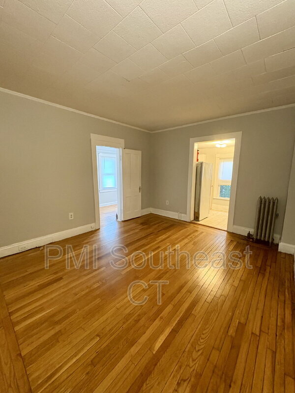 Building Photo - 79 Garfield Ave