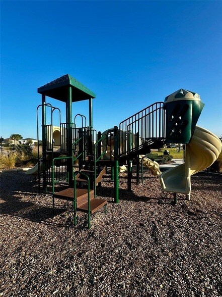 Building Photo - 33805 Astoria Cir