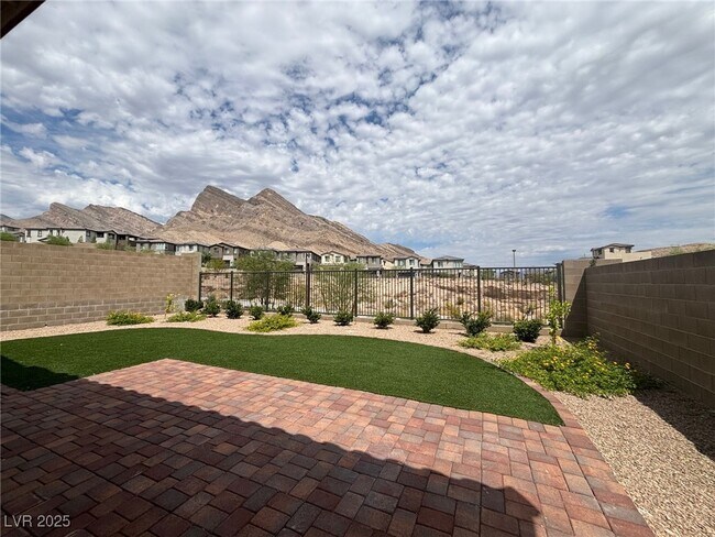 Building Photo - 11658 Hatchling Ave