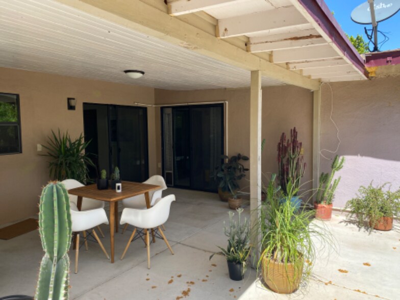 Building Photo - 666 N Plaza Amigo