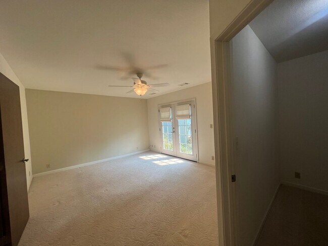 Building Photo - 4303 Horseman Ln