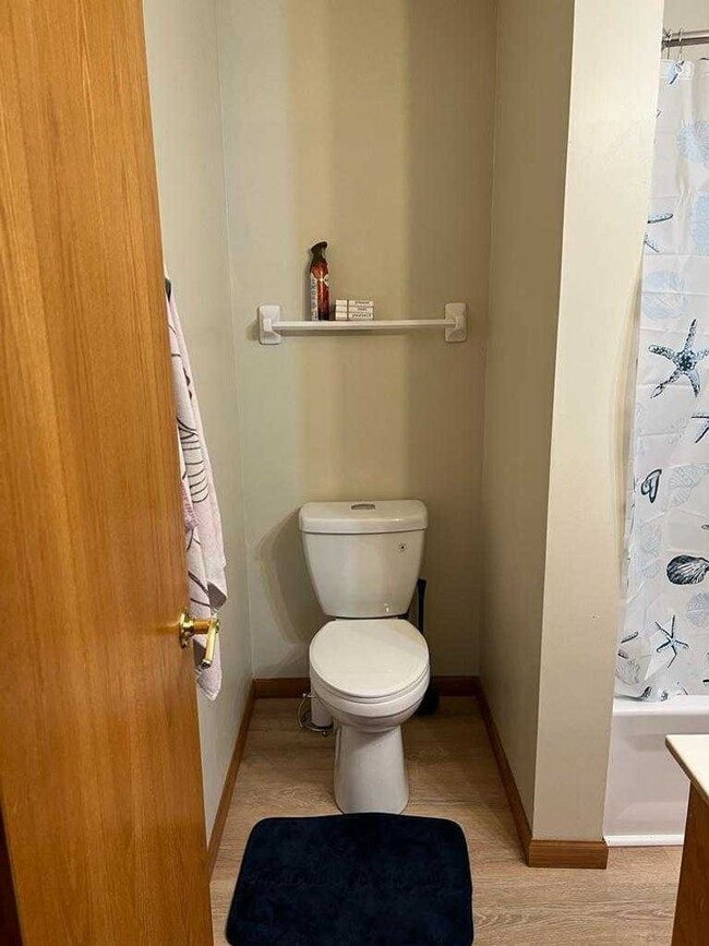 Building Photo - rare champlin 3 bed townhouse!