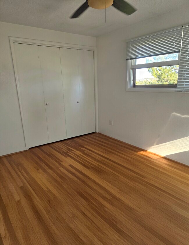 Upstairs Master Bdrm can fit a California King - 1409 2nd West Hill Dr