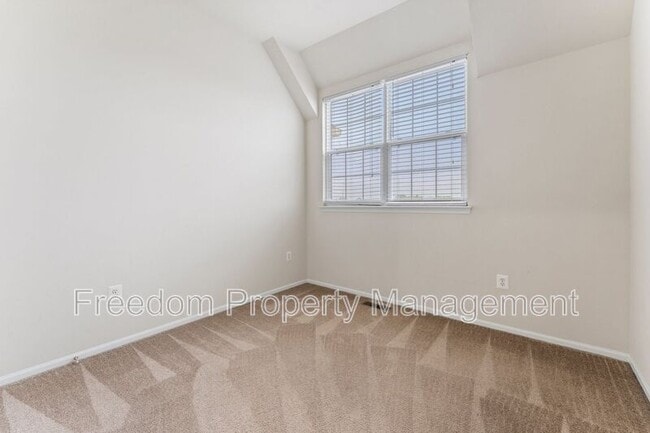 Building Photo - 9530 Walker Way