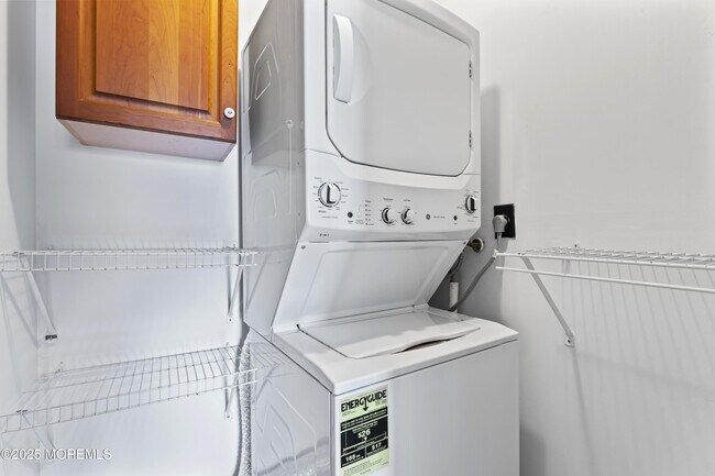 Building Photo - 1 Scenic Dr