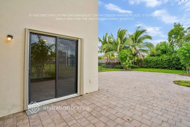 Building Photo - 132 NE 27th Terrace