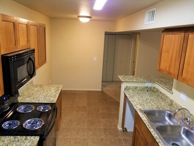 Building Photo - Upgraded West-Flagstaff Condo in the Arbors - 2 Bed, 2 Bath - NO Students & NO Pets! - Avail. NOW!!