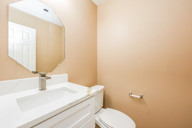 Building Photo - 6207 El Granate Dr