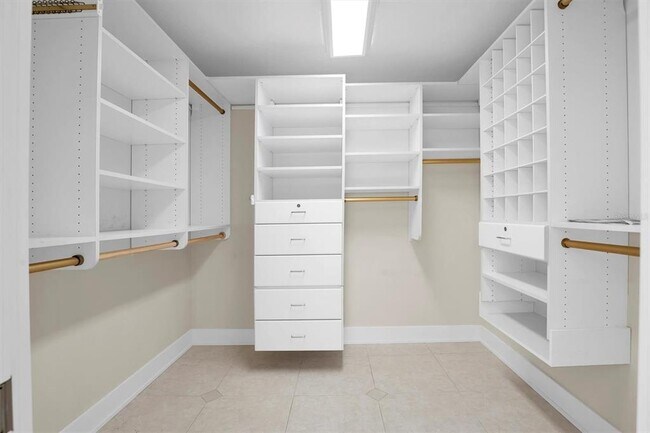 Building Photo - 309 Buttonwood Ln