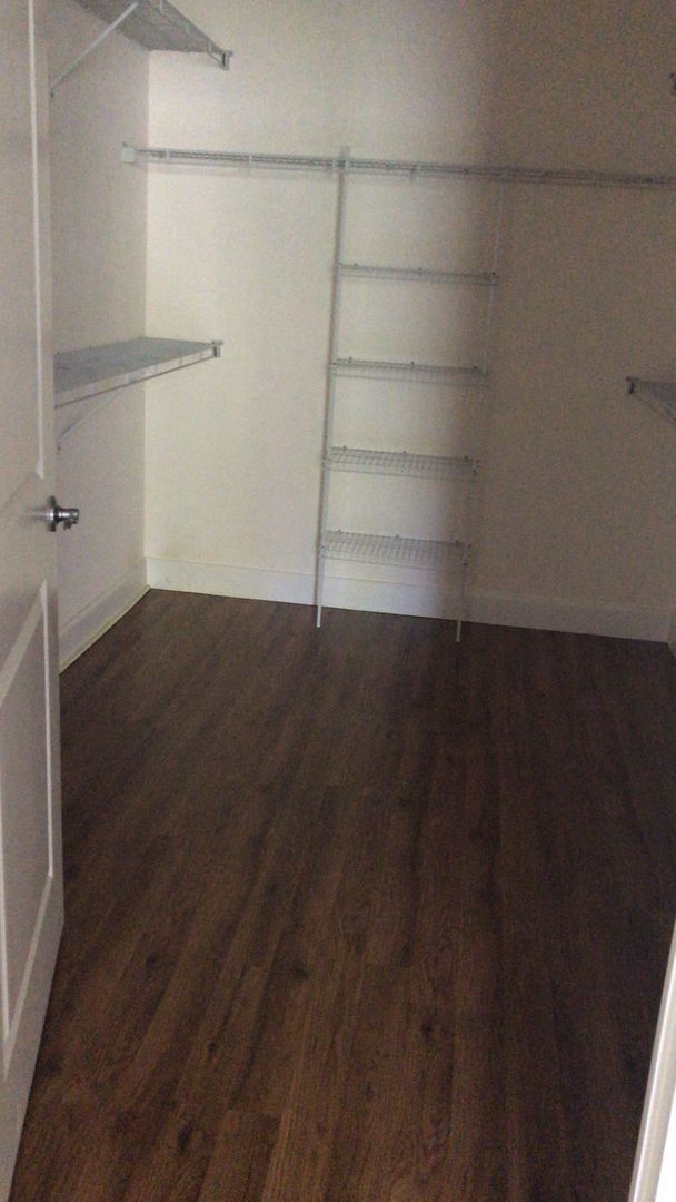 Building Photo - 1230 Wright Cir