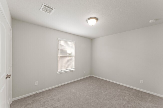 Building Photo - 6322 Prince Pl Dr