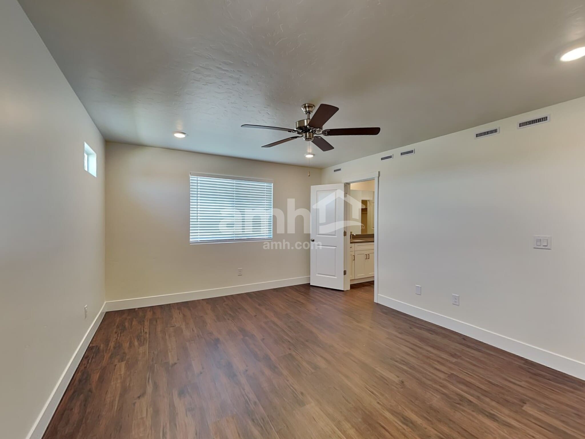 Building Photo - 4053 N Keklik Ave