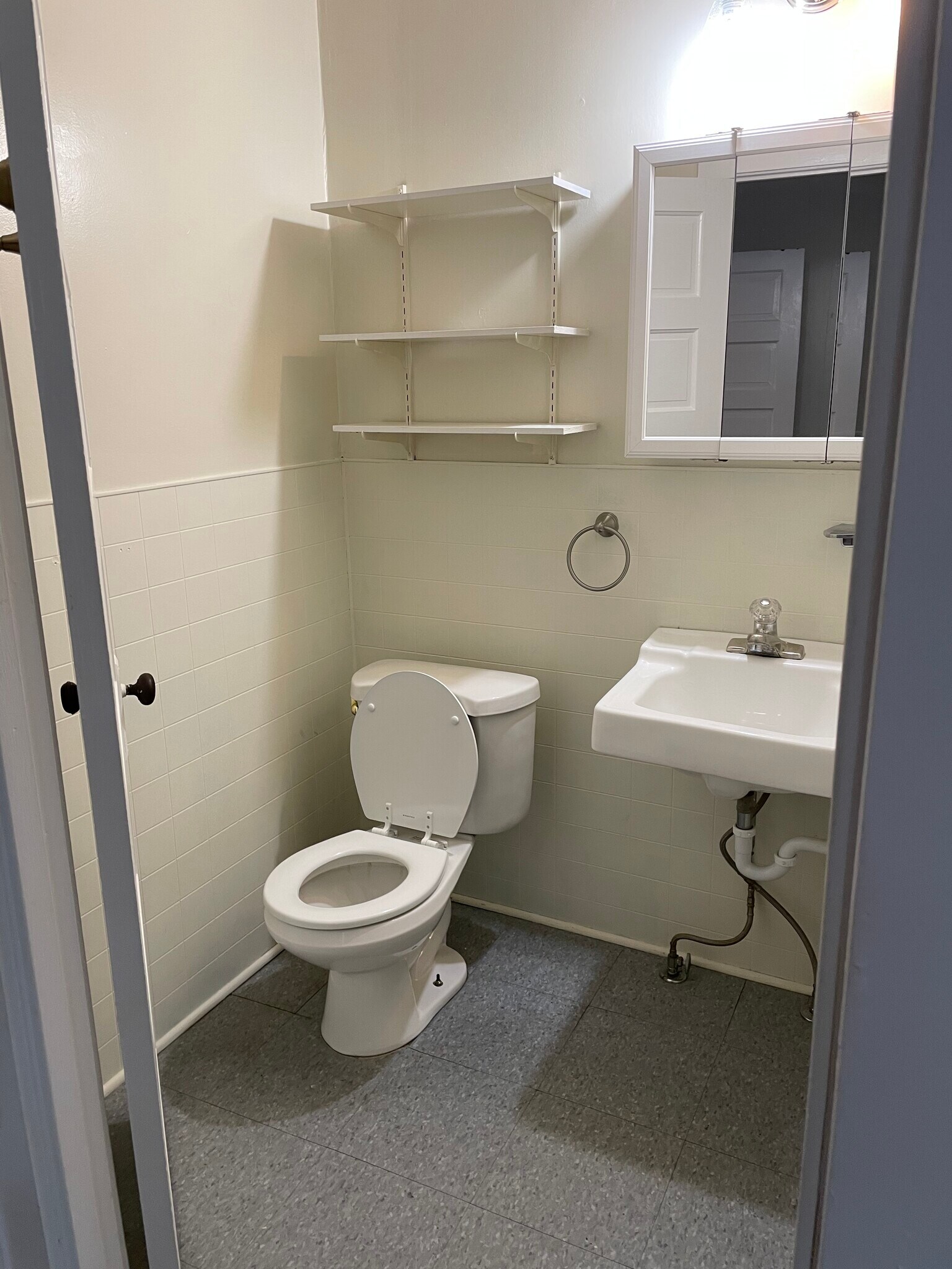 Building Photo - 237 M Aly