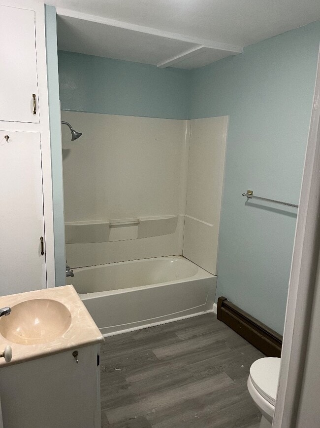 Building Photo - 424 Pine St