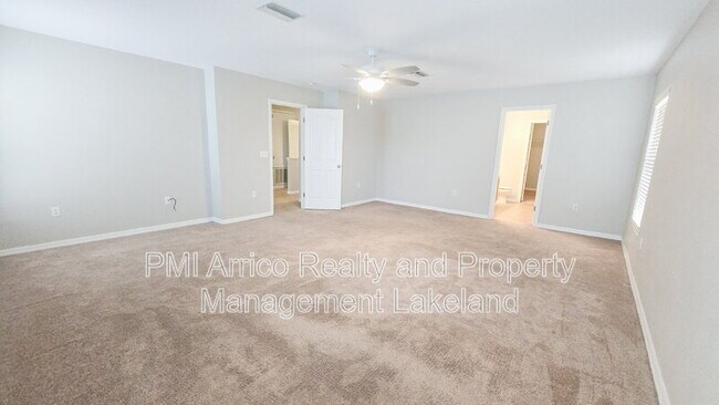 Building Photo - 6955 Lake Eaglebrooke Dr